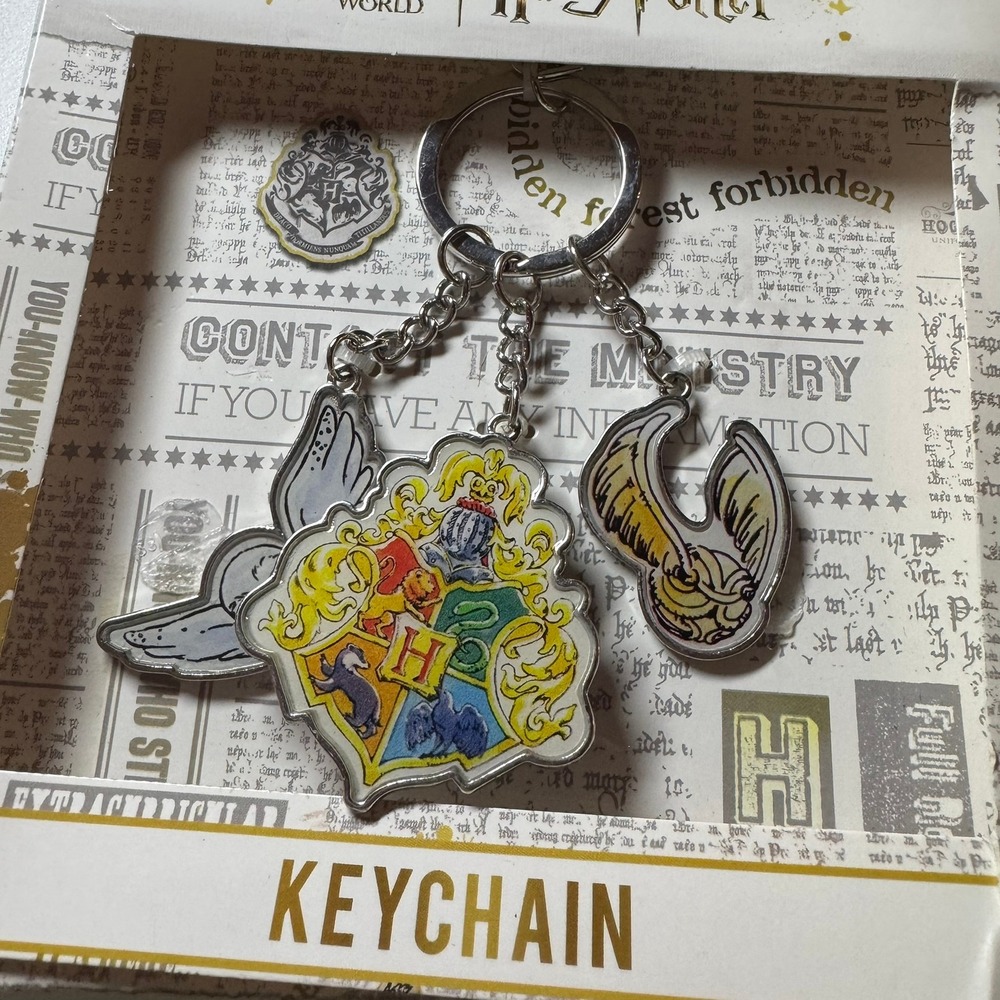 Harry Potter Keychain‎ Hogwarts Crest Hedwig Golden Snitch New in Box